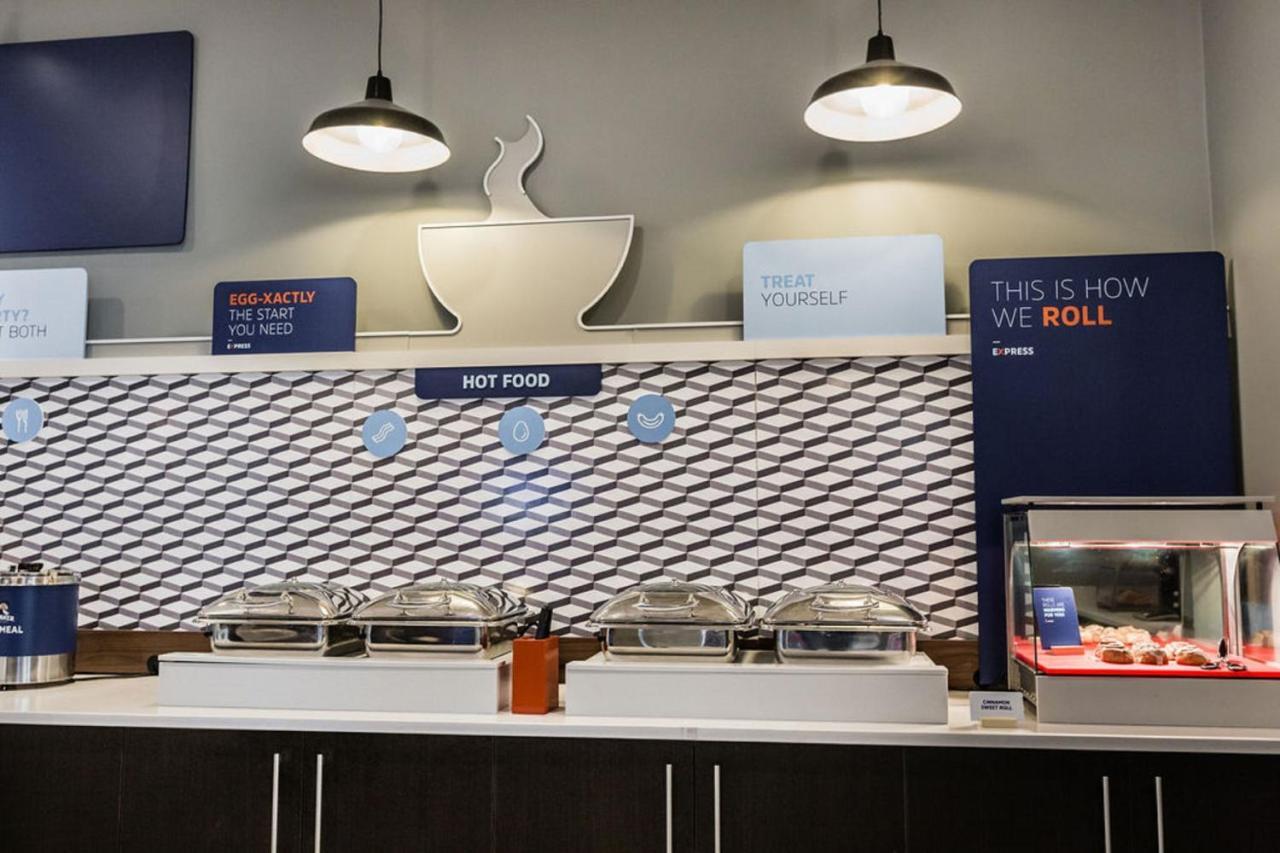Holiday Inn Express & Suites Edmonton N - St Albert By Ihg Saint Albert Eksteriør bilde