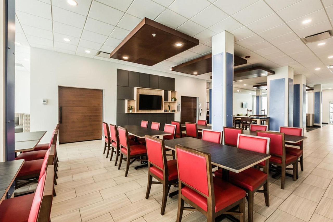 Holiday Inn Express & Suites Edmonton N - St Albert By Ihg Saint Albert Eksteriør bilde